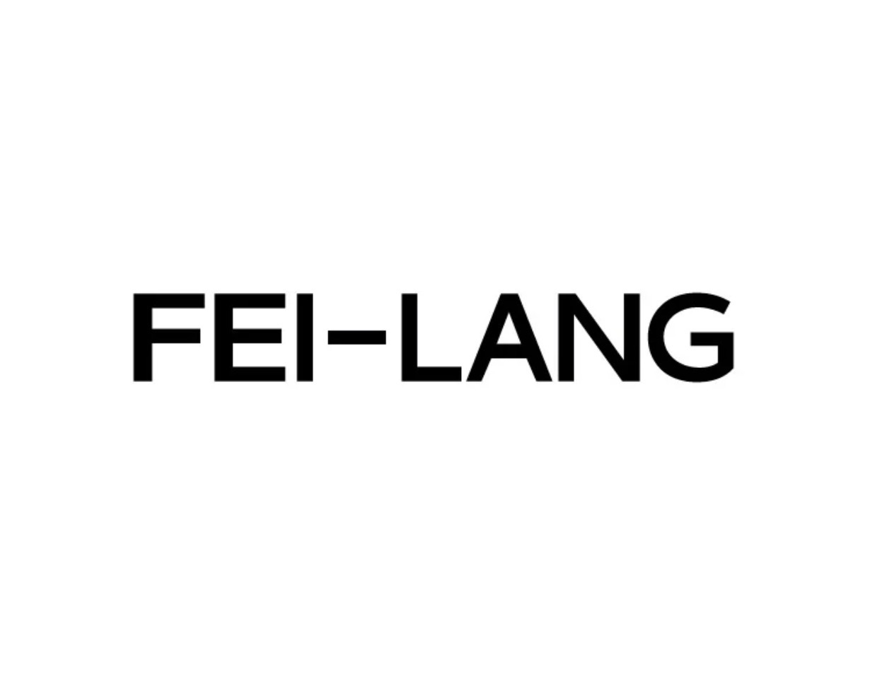 FEI-LANGのアイテムを着用したイメージ